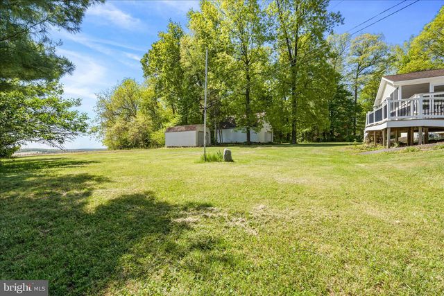 6254 HICKORY RD, Stewartstown, PA 17363