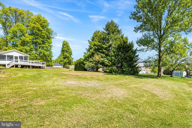 6254 HICKORY RD, Stewartstown, PA 17363