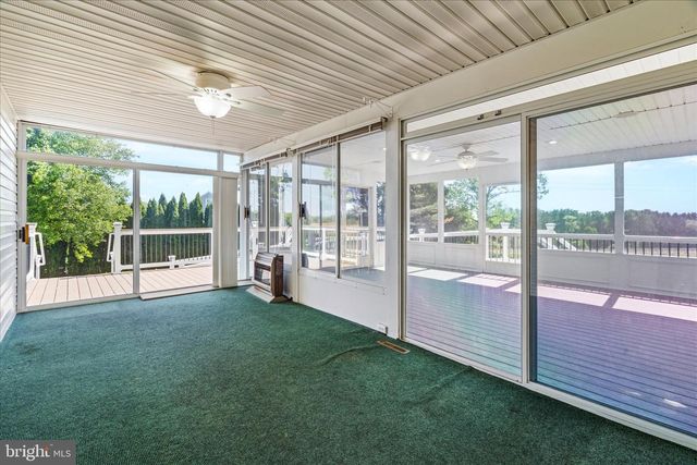 6254 HICKORY RD, Stewartstown, PA 17363