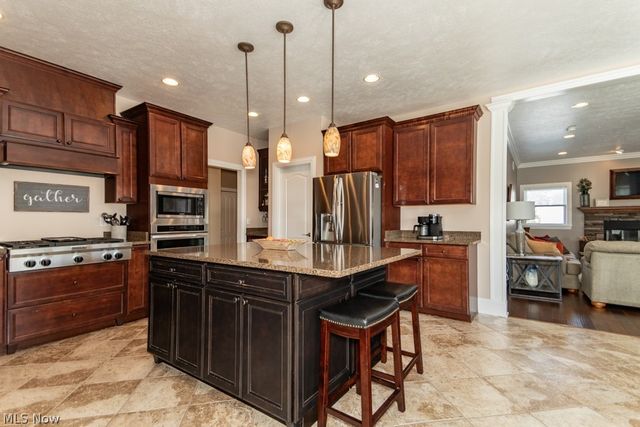 12195 Arborwood Way, Chardon, OH 44024