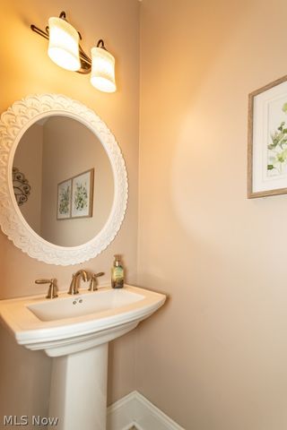 12195 Arborwood Way, Chardon, OH 44024