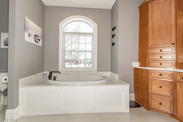 12195 Arborwood Way, Chardon, OH 44024