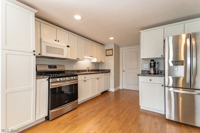 12195 Arborwood Way, Chardon, OH 44024