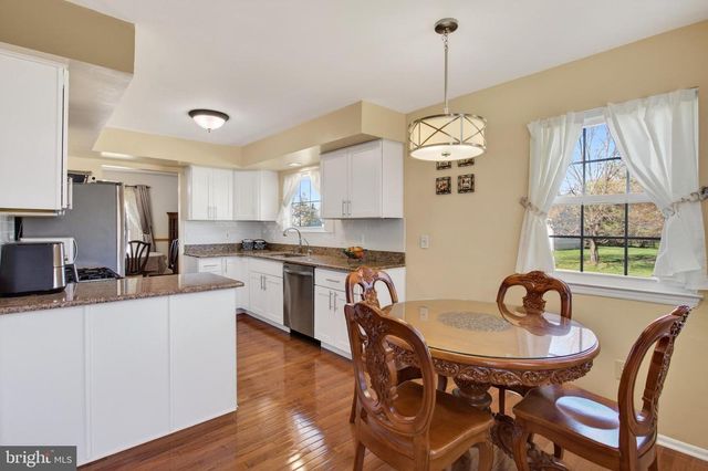 1 FISHER DR, Hillsborough, NJ 08844