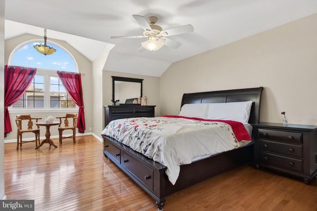 1 FISHER DR, Hillsborough, NJ 08844