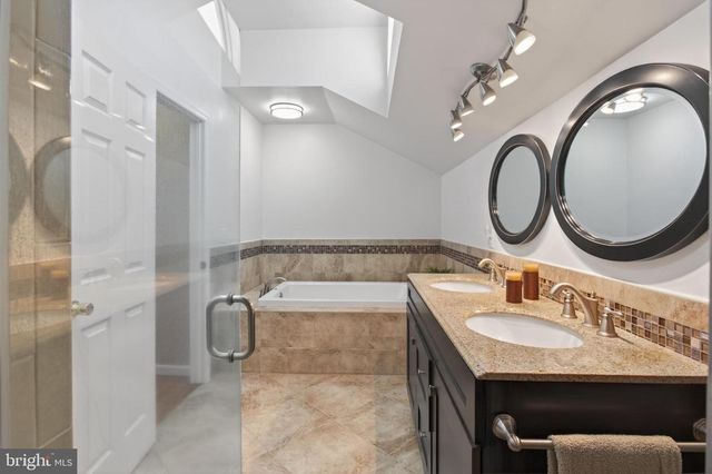 1 FISHER DR, Hillsborough, NJ 08844