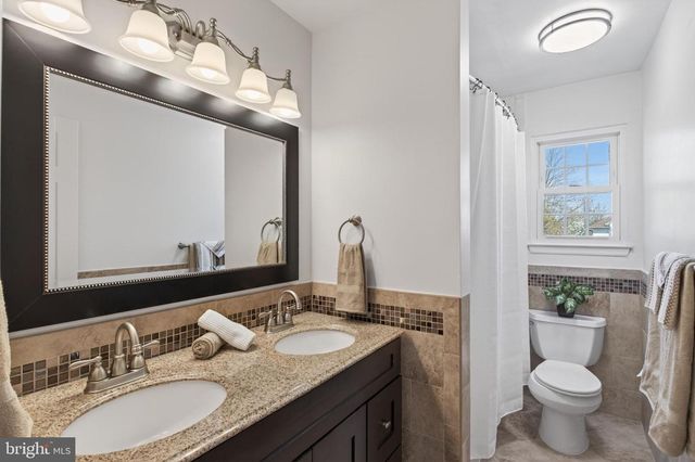 1 FISHER DR, Hillsborough, NJ 08844