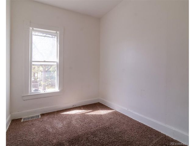 445 Hover St, Longmont, CO 80501