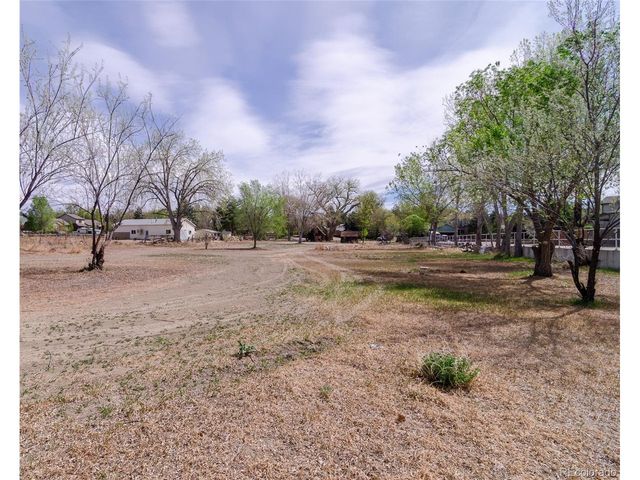 445 Hover St, Longmont, CO 80501