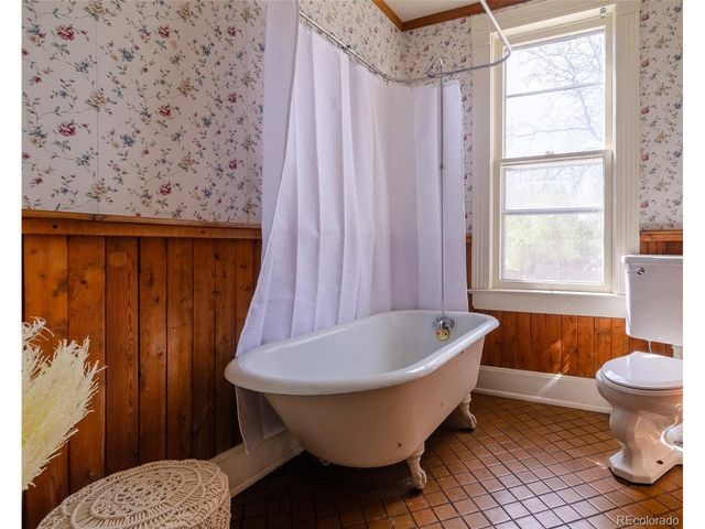 445 Hover St, Longmont, CO 80501