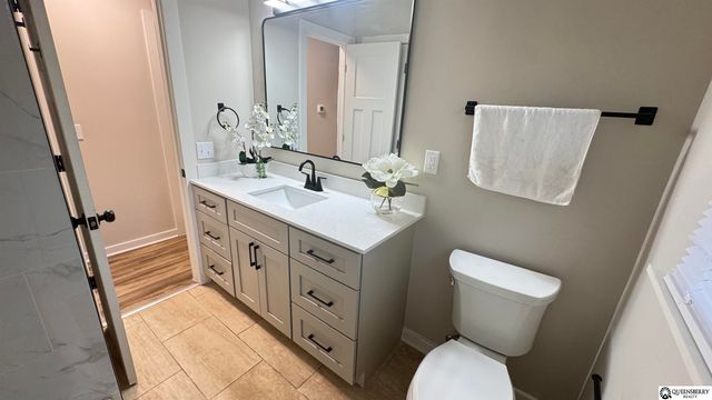8713 Izard Street, Omaha, NE 68114