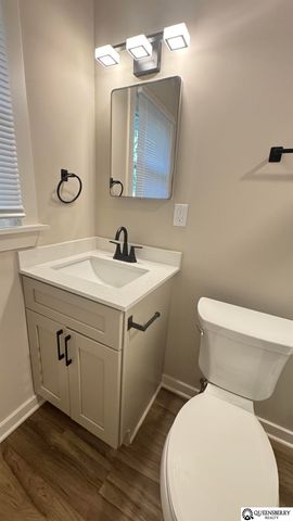 8713 Izard Street, Omaha, NE 68114