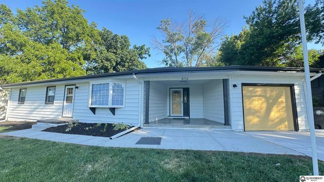 8713 Izard Street, Omaha, NE 68114