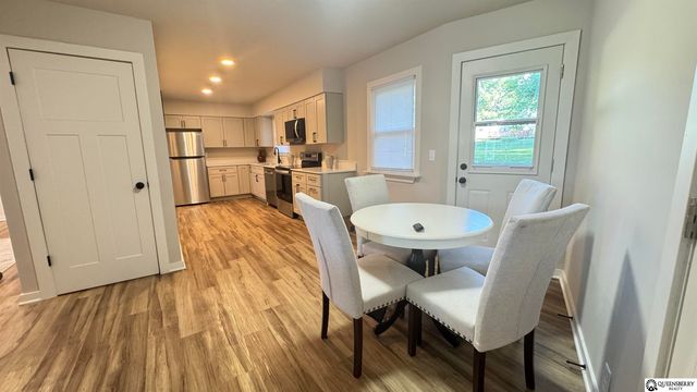 8713 Izard Street, Omaha, NE 68114