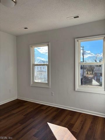 648 Ivy AVE, Newport News, VA 23607