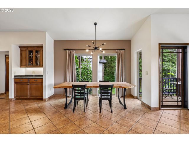 873 MOUNTAIN VIEW Rd, Kalama, WA 98625