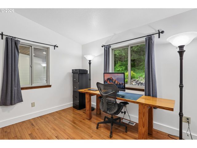 873 MOUNTAIN VIEW Rd, Kalama, WA 98625