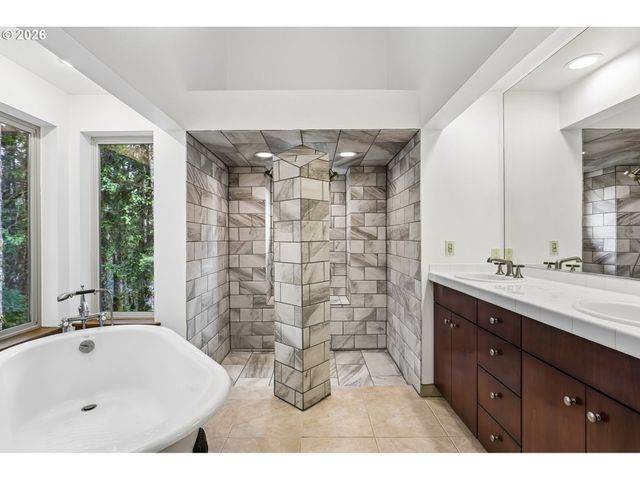 873 MOUNTAIN VIEW Rd, Kalama, WA 98625