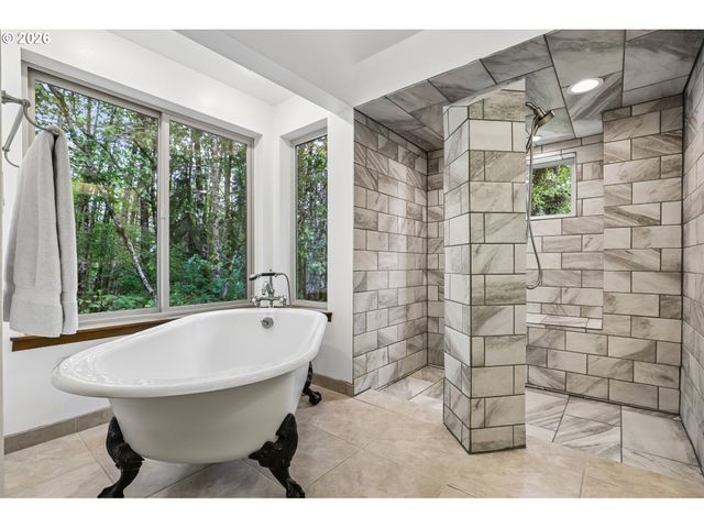 873 MOUNTAIN VIEW Rd, Kalama, WA 98625