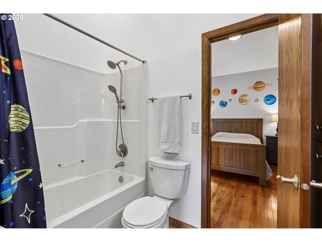 873 MOUNTAIN VIEW Rd, Kalama, WA 98625
