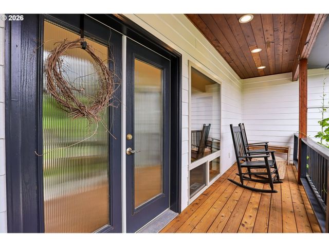 873 MOUNTAIN VIEW Rd, Kalama, WA 98625