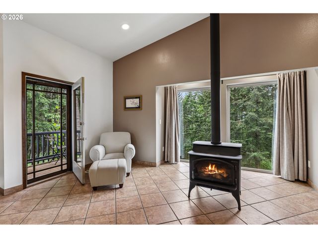 873 MOUNTAIN VIEW Rd, Kalama, WA 98625