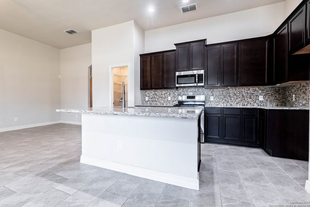 1202 Petunia Bluff, San Antonio, TX 78245