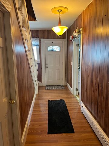 7 Goldsmith Ct, Methuen, MA 01844