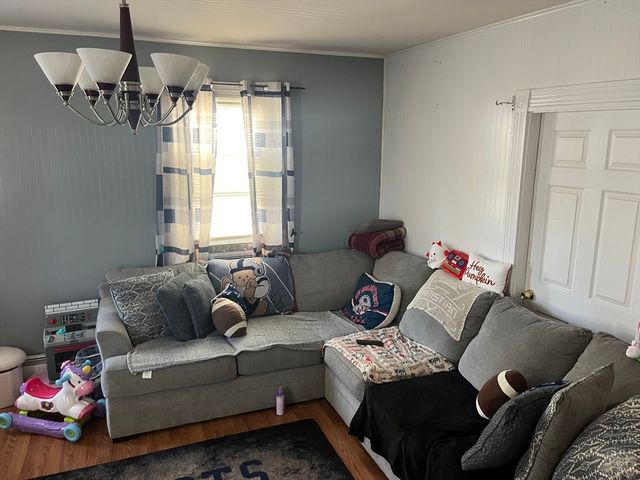 7 Goldsmith Ct, Methuen, MA 01844