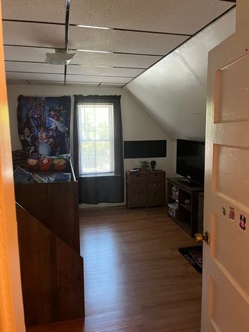 7 Goldsmith Ct, Methuen, MA 01844