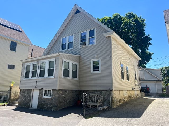7 Goldsmith Ct, Methuen, MA 01844