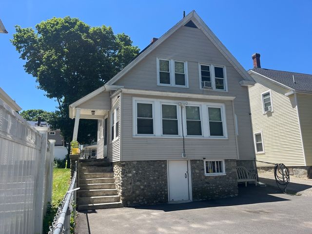 7 Goldsmith Ct, Methuen, MA 01844