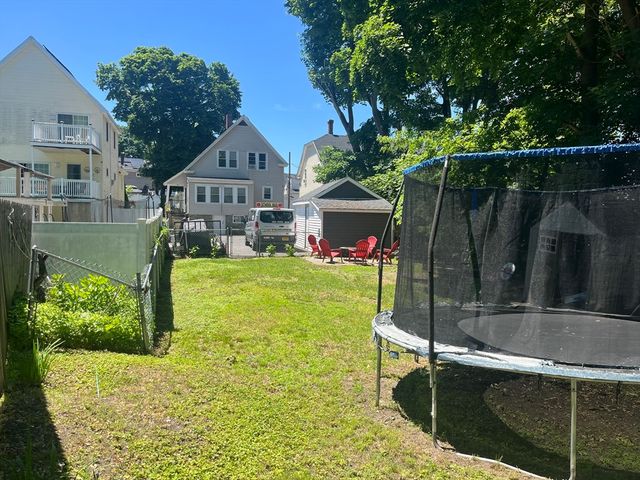 7 Goldsmith Ct, Methuen, MA 01844