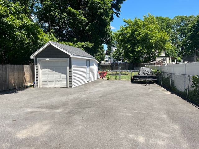 7 Goldsmith Ct, Methuen, MA 01844