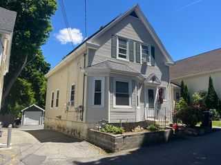 7 Goldsmith Ct, Methuen, MA 01844