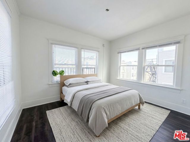 2142 S Oak Street, Los Angeles, CA 90007