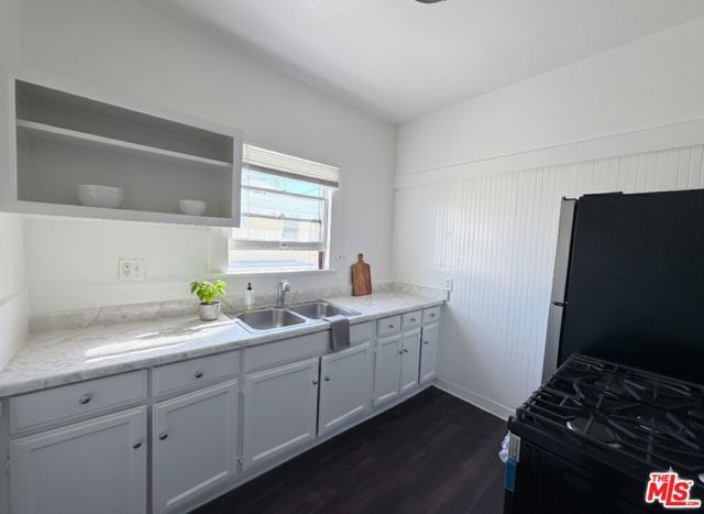 2142 S Oak Street, Los Angeles, CA 90007