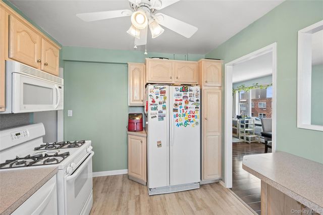 101 Lincoln Avenue 4h, Mineola, NY 11501