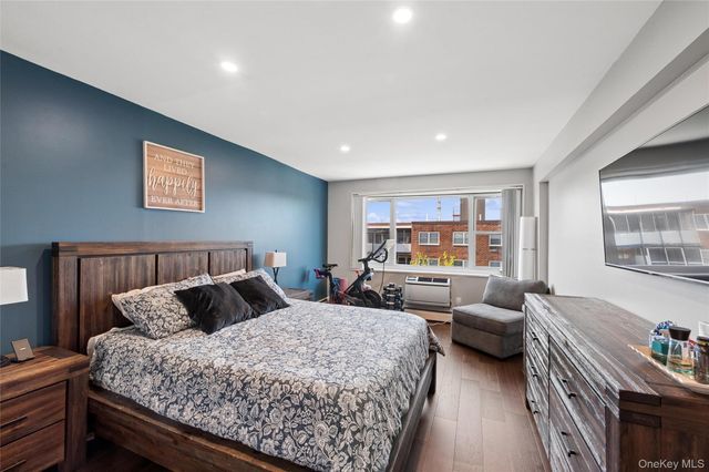 101 Lincoln Avenue 4h, Mineola, NY 11501