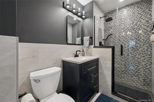101 Lincoln Avenue 4h, Mineola, NY 11501
