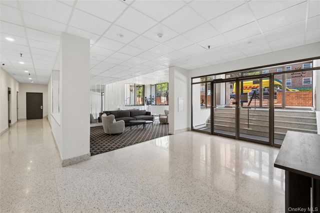 101 Lincoln Avenue 4h, Mineola, NY 11501