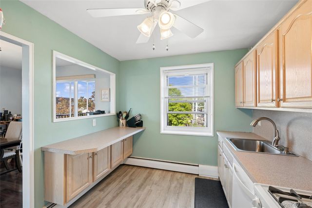 101 Lincoln Avenue 4h, Mineola, NY 11501