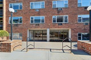 101 Lincoln Avenue 4h, Mineola, NY 11501