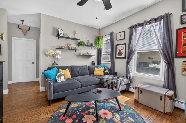 131 Derby St 1R, Salem, MA 01970