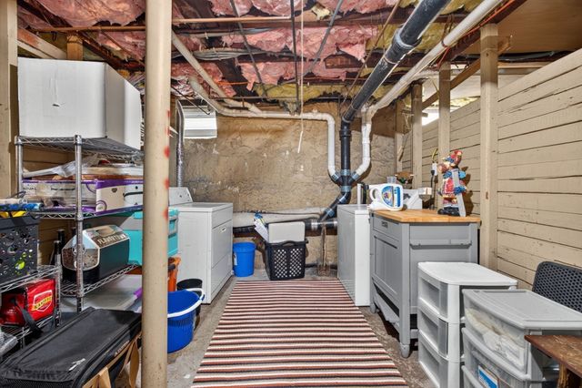 131 Derby St 1R, Salem, MA 01970