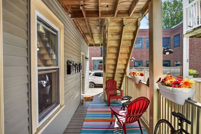 131 Derby St 1R, Salem, MA 01970