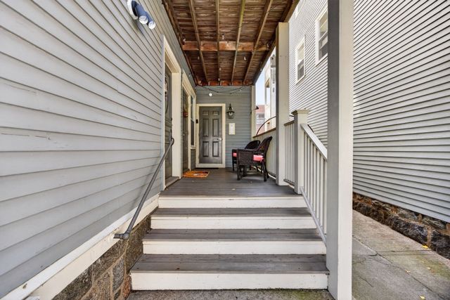 131 Derby St 1R, Salem, MA 01970