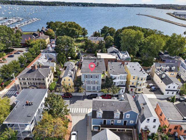 131 Derby St 1R, Salem, MA 01970
