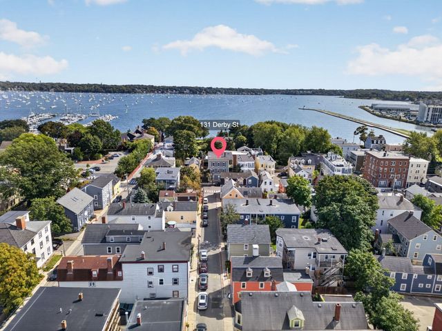 131 Derby St 1R, Salem, MA 01970