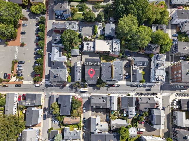 131 Derby St 1R, Salem, MA 01970